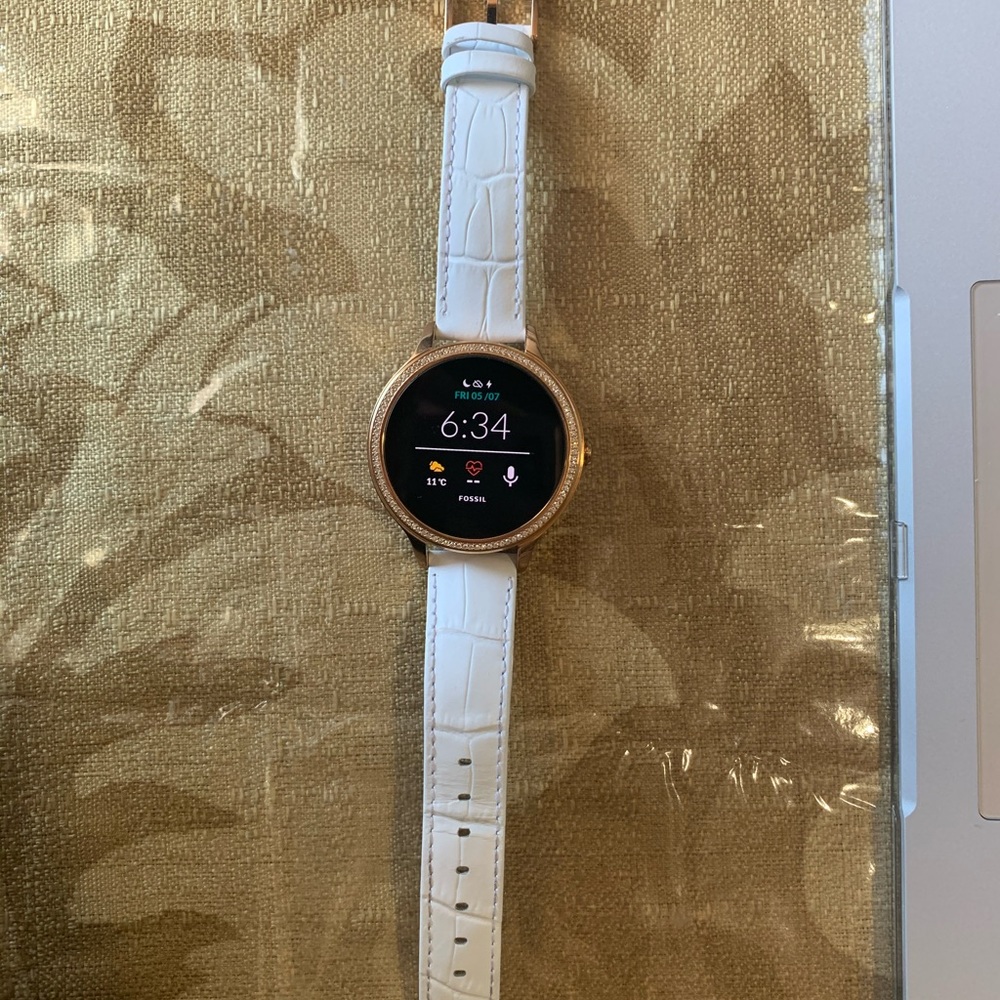 ⚡️FOSSIL - Gen 5E Smartwatch ⌚️ - Picture 1 of 9